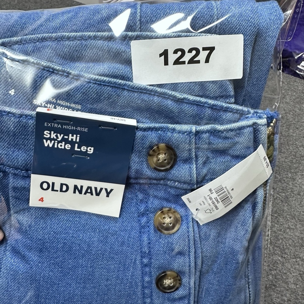 Old Navy Sky-Hi Wide Leg Jeans Extra High Rise Size 4 NWT - Picture 7 of 7